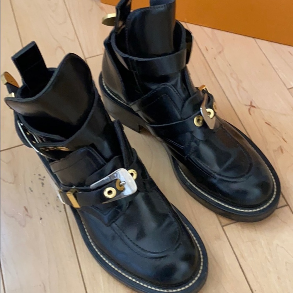 Balenciaga cut out boots! - Picture 5 of 5